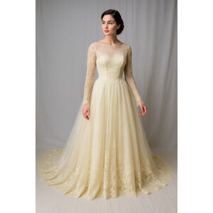 Vintage 1950s Lace Tulle Wedding Dress Illusion Neck Train XS Bridal